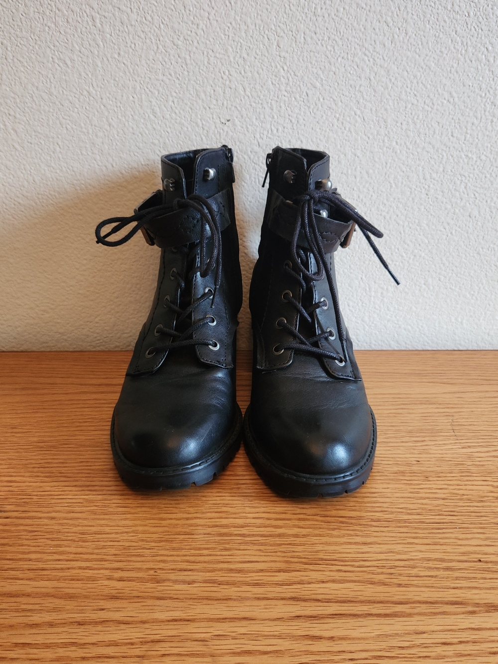 Women's Zodiac Black Leather Lace-Up Combat Style Boots Size 7.5